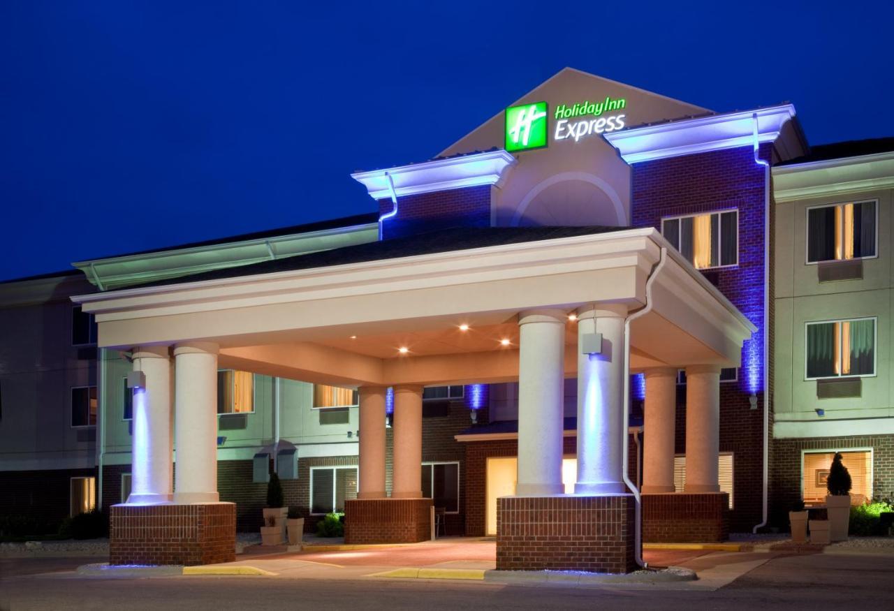 Hotel Holiday Express & Vermillion, An Ihg 3*